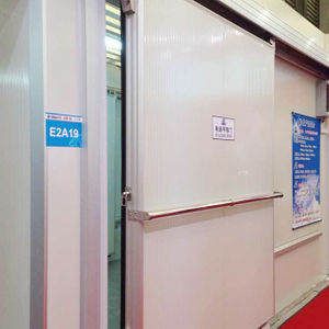 Cold room door-Hinged door